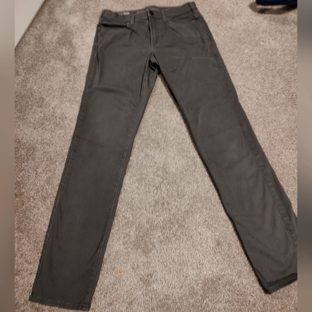 Men's Marc Anthony  grey chinos  30x34 slim straight fit, stretch waist.